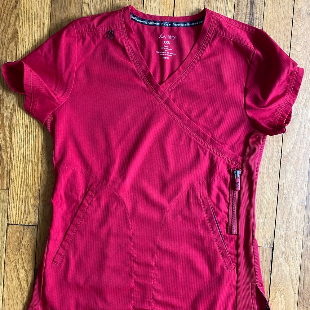 Koi lite scrub top in Red. Used. XXS